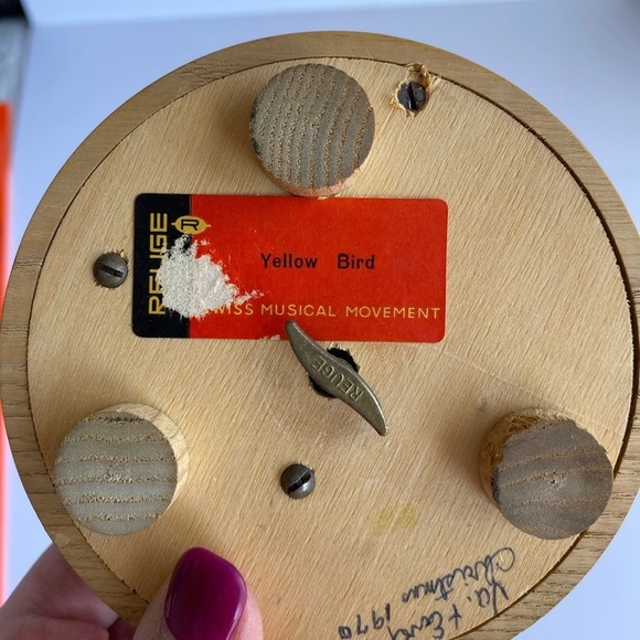 Vintage Reuge Anri Girl With Watering Can Flowers Swiss Music Box Retired Read - Picture 5 of 9